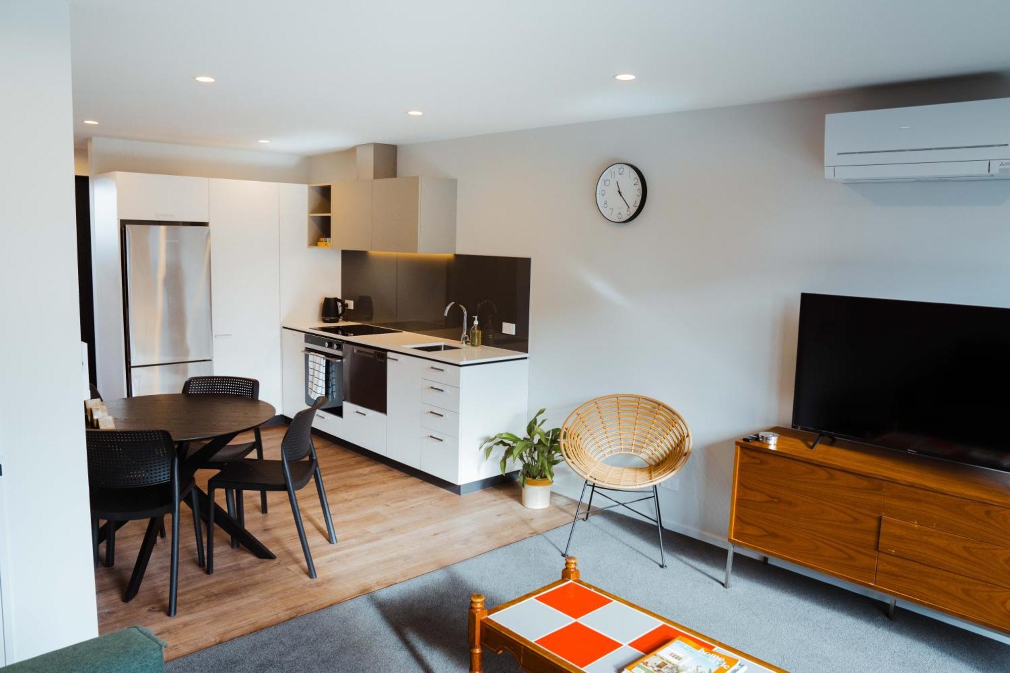 New Townhouse, Heart Of City Centre, 2 Bed 2 Bath, Car Park Крайстчърч Екстериор снимка