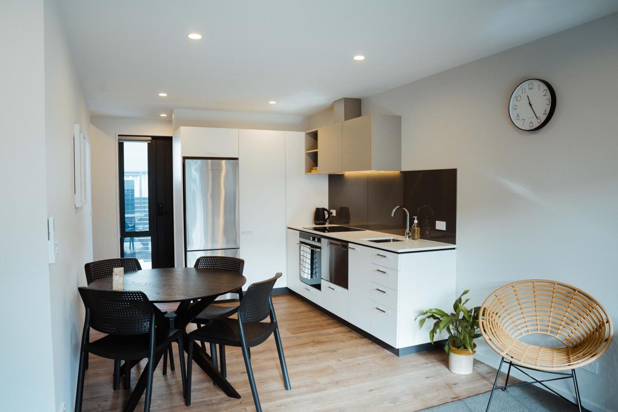 New Townhouse, Heart Of City Centre, 2 Bed 2 Bath, Car Park Крайстчърч Екстериор снимка